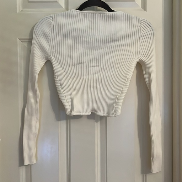 NWOT Abercrombie White Ribbed Front Twist Sweater - Picture 7 of 7